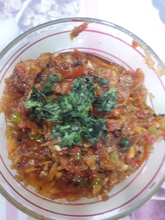 ટામેટા ની ચટણી (Tomato Chutney Recipe In Gujarati) રેસીપી મુખ્ય ફોટો
