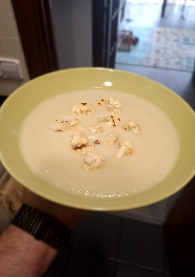 Una foto de Crema de coliflor