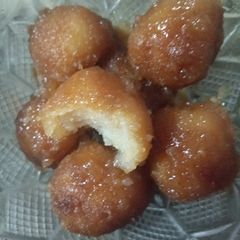 A picture of Suji(rava) gulab jamun.