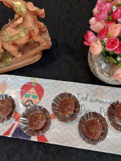पौष्टीक आळीवाचे लाडू (Paushtik Alivache Ladoo Recipe In Marathi) रेसिपी चे मुख्य फोटो