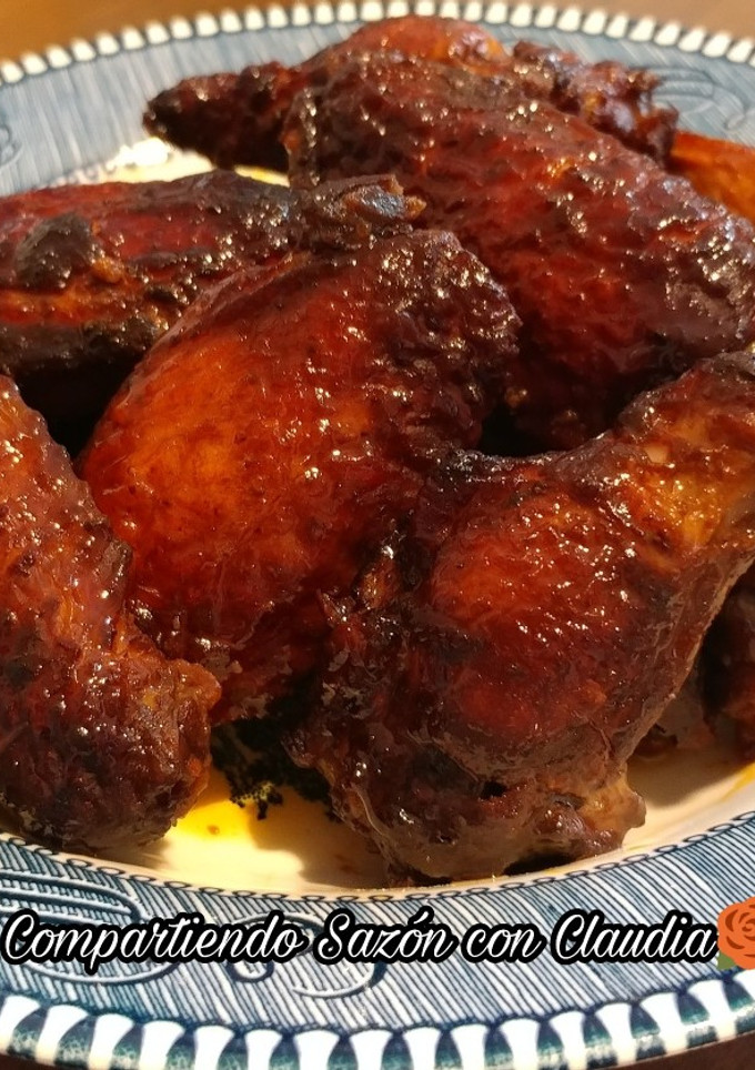 Una foto de Alitas de pollo en adobo al horno🌹