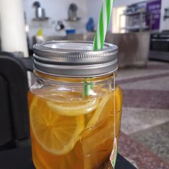 A picture of Iced tea lemonade.