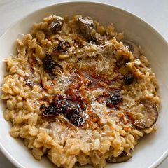 A picture of Miso mushroom oats.