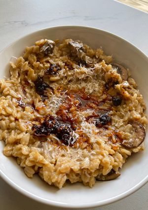 A picture of Miso mushroom oats.