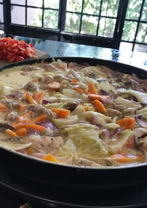 A picture of Healthy and delicious chicken and vegetable cream stew.