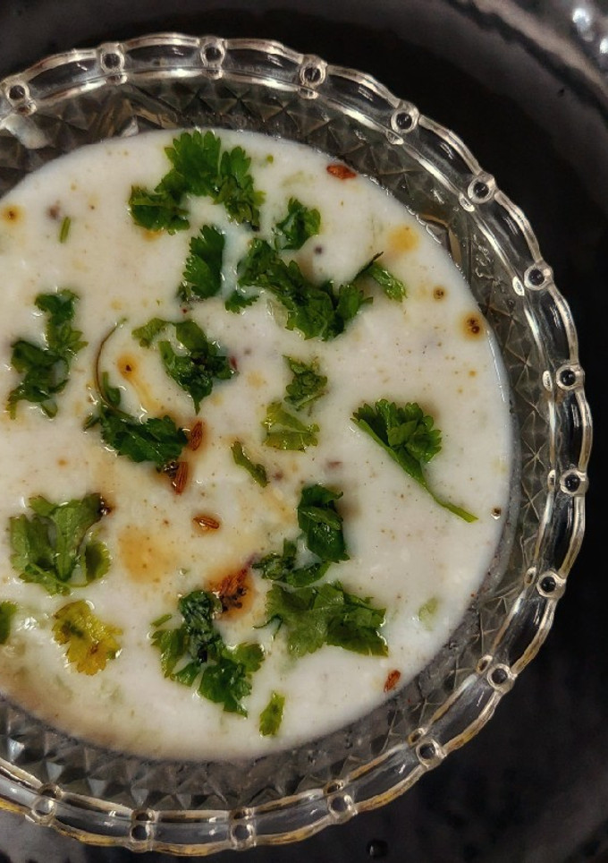 खीरे का रायता (kheere ka raita recipe in Hindi) रेसिपी मुख्य फोटो