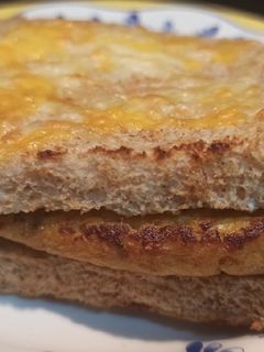 Una foto de Sándwich de tortilla de coliflor, boniato y zanahoria