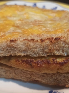 Una foto de Sándwich de tortilla de coliflor, boniato y zanahoria