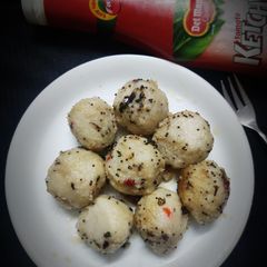 A picture of Coconut Rice Flour Spicy Balls.