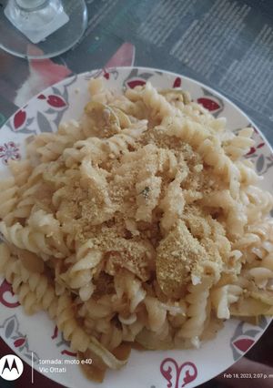 Una foto de Fideos veganos con zucchini