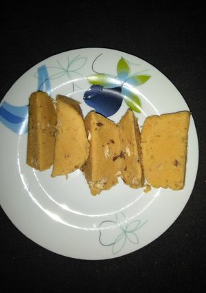 A picture of Vegetable oil Moi Moi.