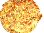 Una foto de tortilla española con chorizo