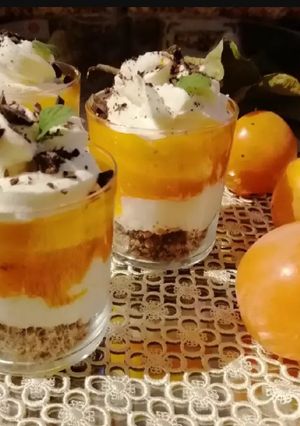 O poză a rețetei Cremă de mascarpone, ciocolată și curmal japonez (cachi mela).