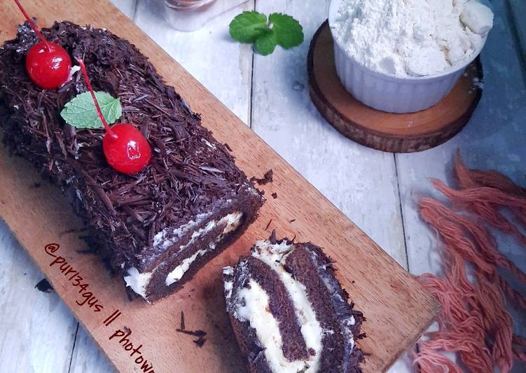 Langkah Mudah untuk  Bolu gulung Black forest yang Bisa Manjain Lidah