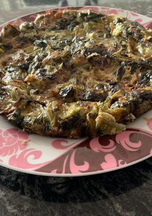 Una foto de Tortilla de acelga con queso y nueces (sin TACC)