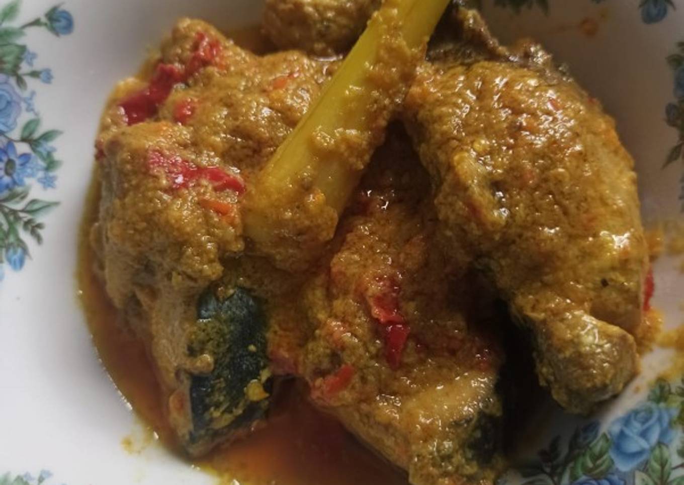 Tongkol pallu esa'(kuah dimasak sampe susut)