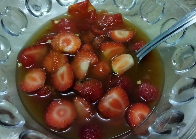 Recipe: Delicious Rujak Strawberry