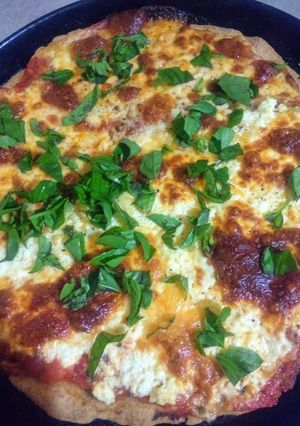 Una foto de 🍕Rapidísima pizza integral a la piedra🍕