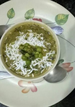 A picture of Methi matar malai.