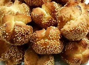 รูปของ ขนมหัวเราะ หรือขนมหัวแตก Khanon Hua Ror / Thai Dessert Laughing Cookie Balls/Laughing Sesame Balls