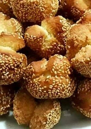 รูปของ ขนมหัวเราะ หรือขนมหัวแตก Khanon Hua Ror / Thai Dessert Laughing Cookie Balls/Laughing Sesame Balls