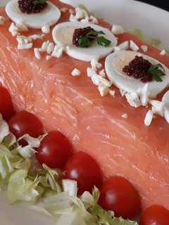Una foto de Pastel frío de salmón ahumado