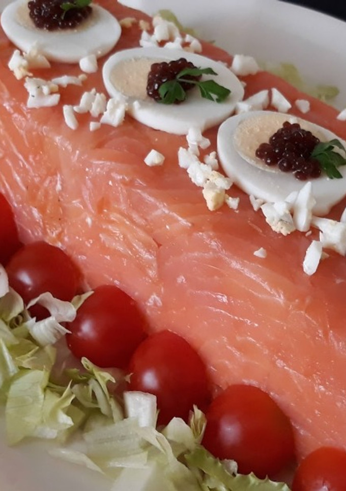Una foto de Pastel frío de salmón ahumado