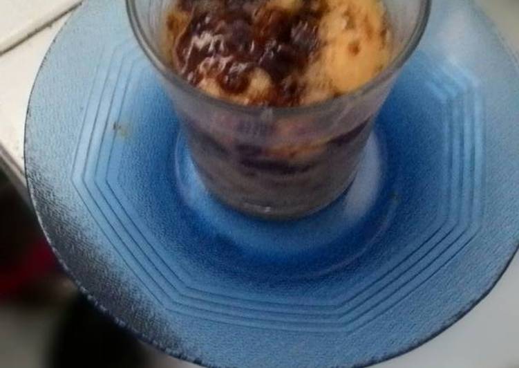 Mini cake in jar roti tawar