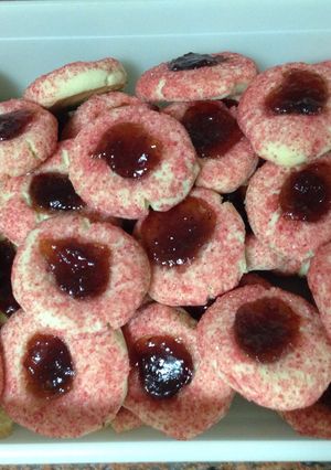 A picture of Thumb print Cookies.