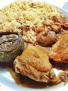 Una foto de Tajine & Cous Cous de Pollo con Setas y Alcachofas