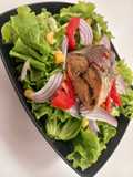 Ensalada de Caballa  con Lechuga, Choclo y Tomate
