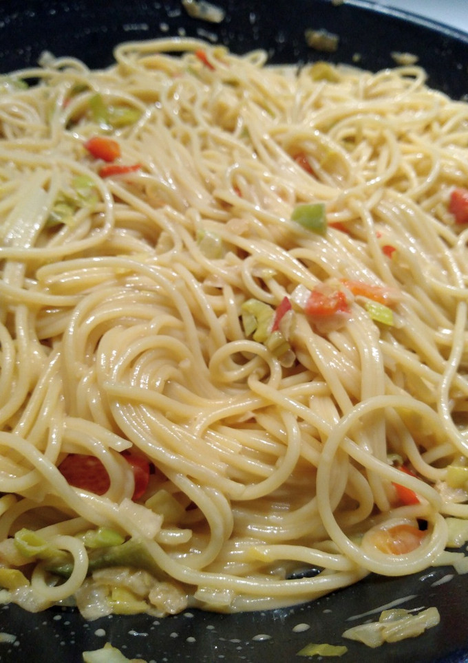 Una foto de Pasta con verduras y leche de coco
