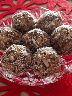 A picture of Peanut Butter Laddoo.