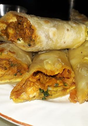 A picture of Chicken kathi rolls.