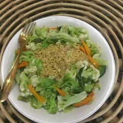 A picture of My Christmas vegetable indomie.