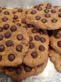 Una foto de Galletas de Manzanas🍏con pepitas de chocolate