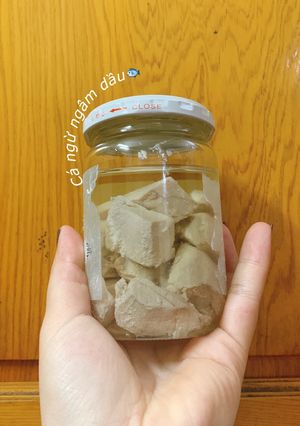 Hình của món Cá ngừ ngâm dầu.