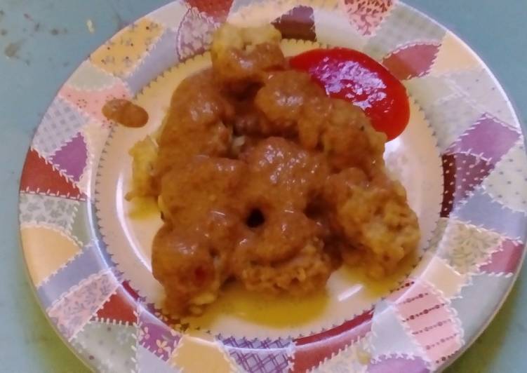 Siomay Ikan Tuna dan Sambal Kacang