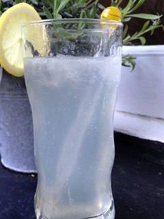 Una foto de Tom Collins