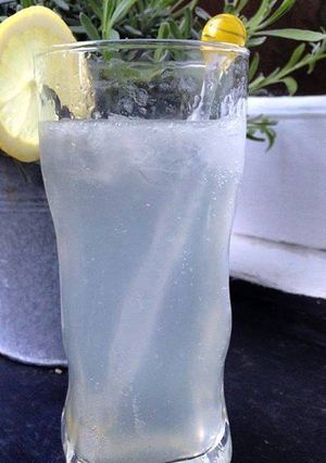 Una foto de Tom Collins