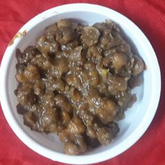 A picture of Khatte choley.