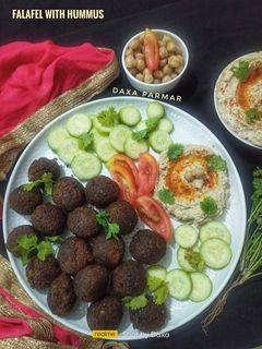 નોન ફ્રાઈડ ફલાફલ વીથ હમ્મસ (Nonfried Falafel With Hummus Recipe રેસીપી મુખ્ય ફોટો