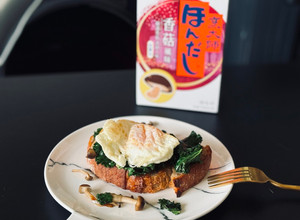 營養早餐 | 羽衣甘藍鮮菇蛋開放式三明治 的食譜成品照片
