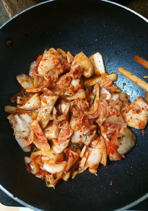 Hình của món Đậu nưa xào kim chi gà và nấm đùi gà.
