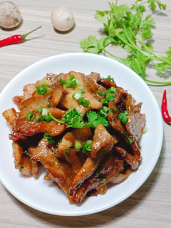 Hình của món Thịt ba chỉ rang cháy cạnh.