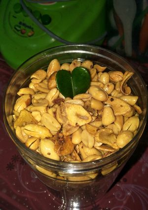 Foto resep Kacang goreng bawang dgn daun jeruk