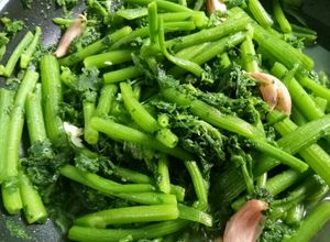 Hình của món Rau bí xào tỏi.