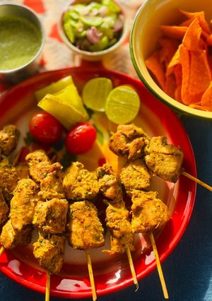 รูปของ ไก่ Tikka Skewers🍗/มิ้นต์ Sauce🍵/อาจาด🥒/Nacho Party Set🎉🍋(Chicken Tikka with mint Sauce🌶️🧄)