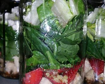 Ultimate Prepare Recipe Chicken and StrawberrySpinach Salad Practical Delicious