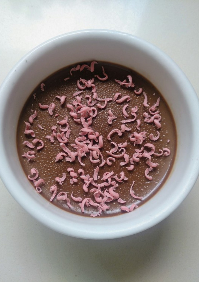 Una foto de Panna cotta de chocolate